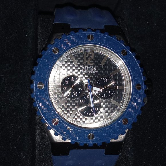 Guess Men’s Quartz Watch Overdrive With Plastic Strap - Picture 5 of 5